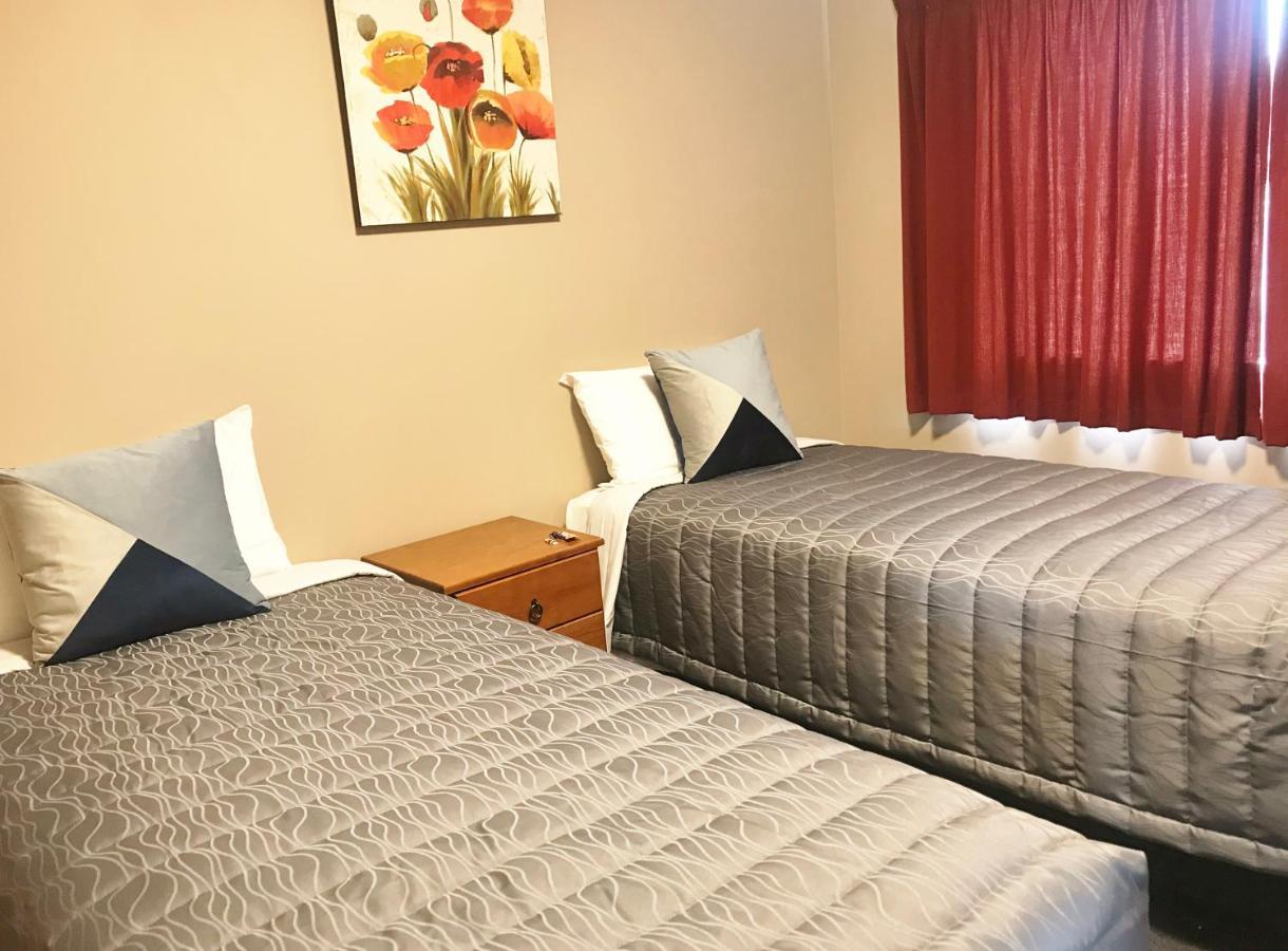 Phoenix Motels Temuka Exterior photo
